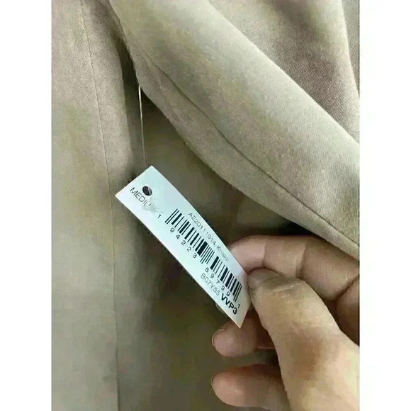 NWT, Women's Trench Coat, Medium by Amazon Essentials, Taupe - Picture 12 of 12